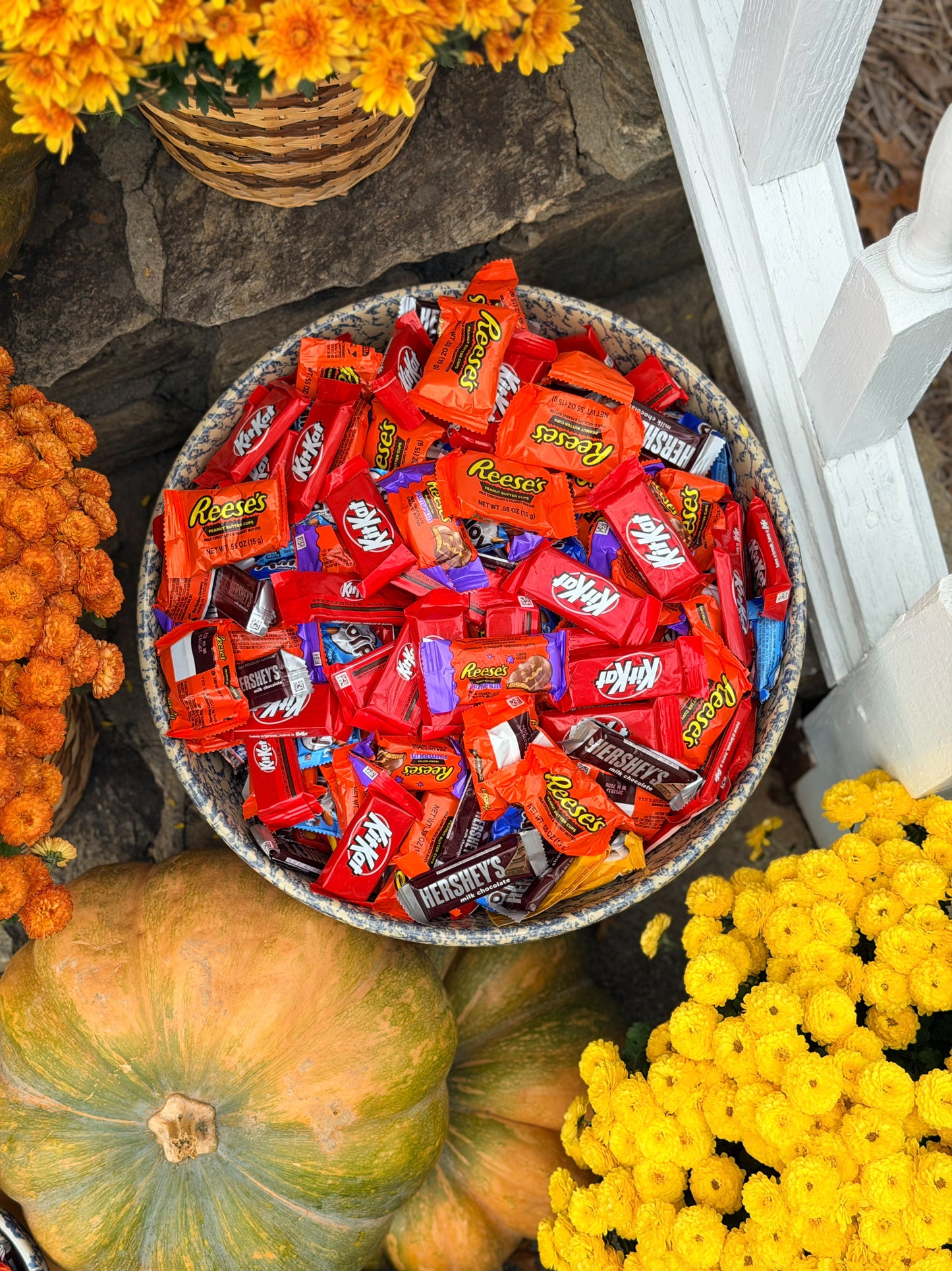 Large Vintage Roseville Spongeware Dough Bowl