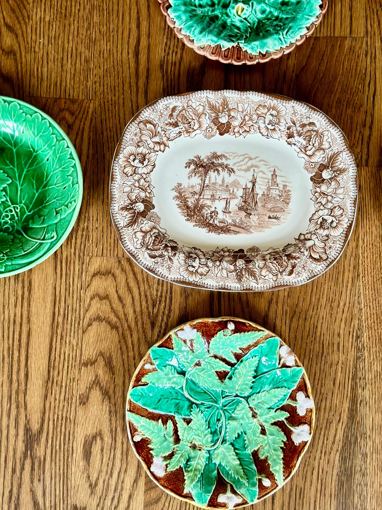 English Ironstone Reproduction & Majolica Leaves 5-Piece Set