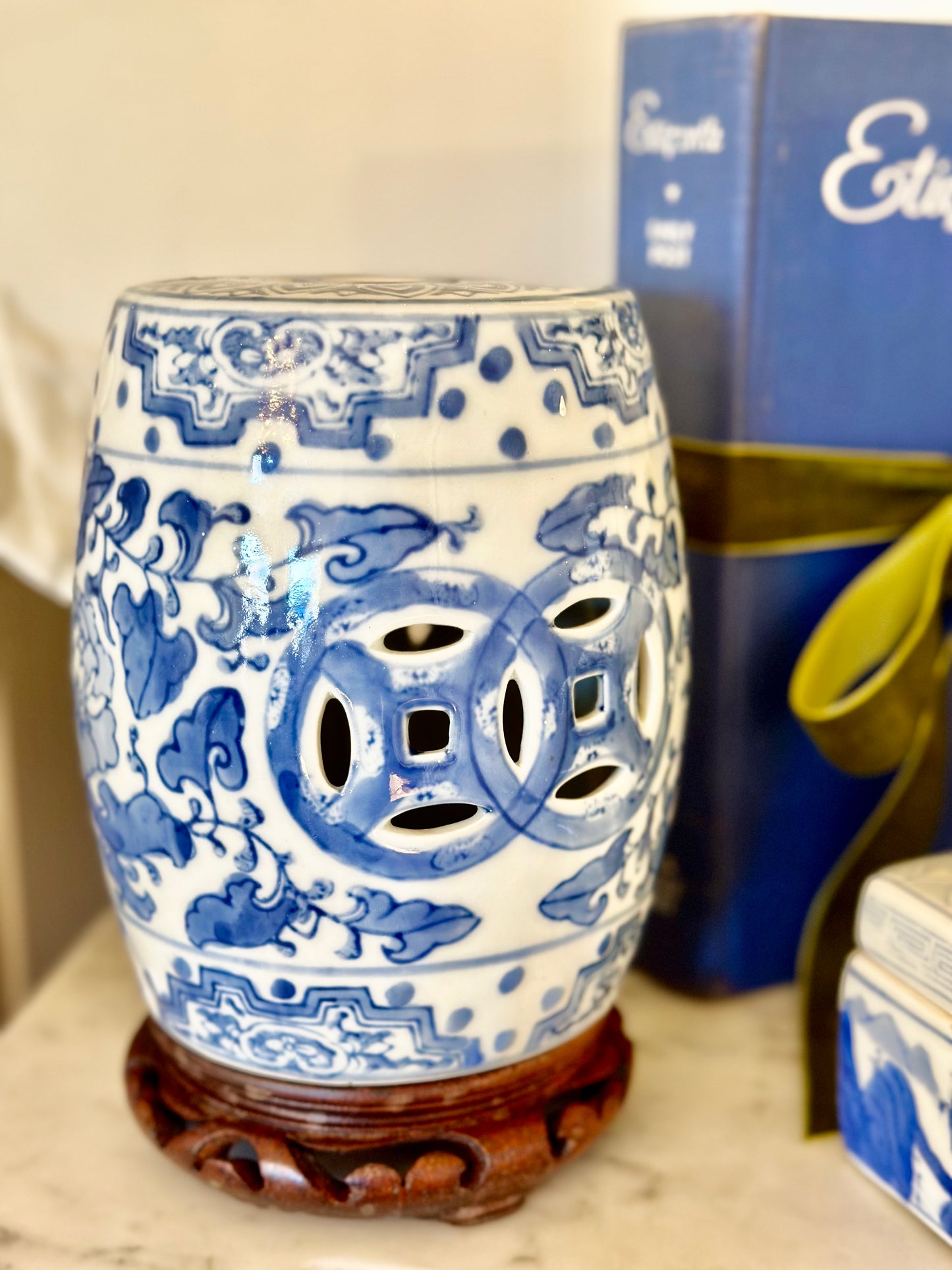 Mini Ginger Jar Pattern Garden Stool