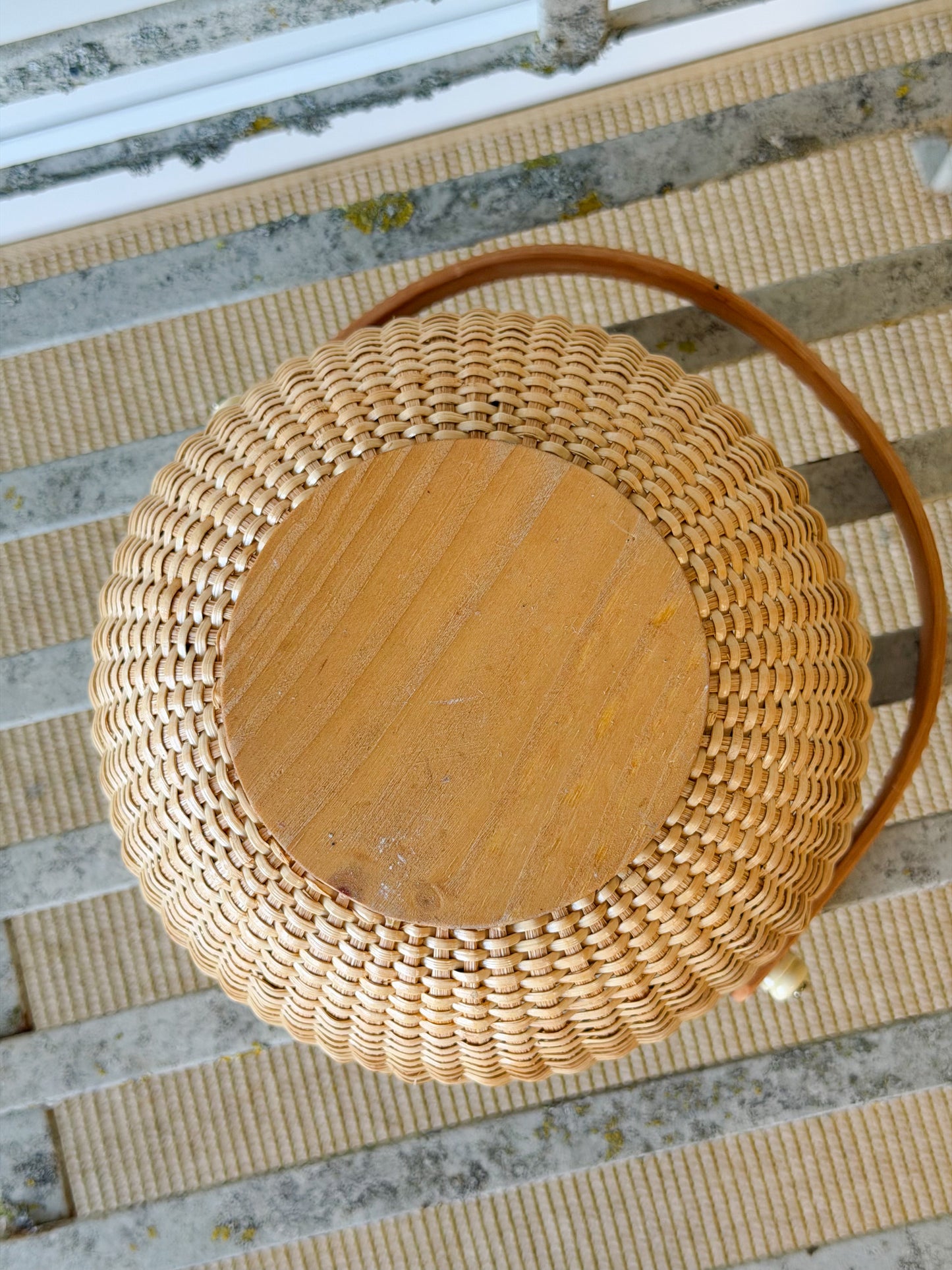 Nantucket-Style Swing Handle Basket