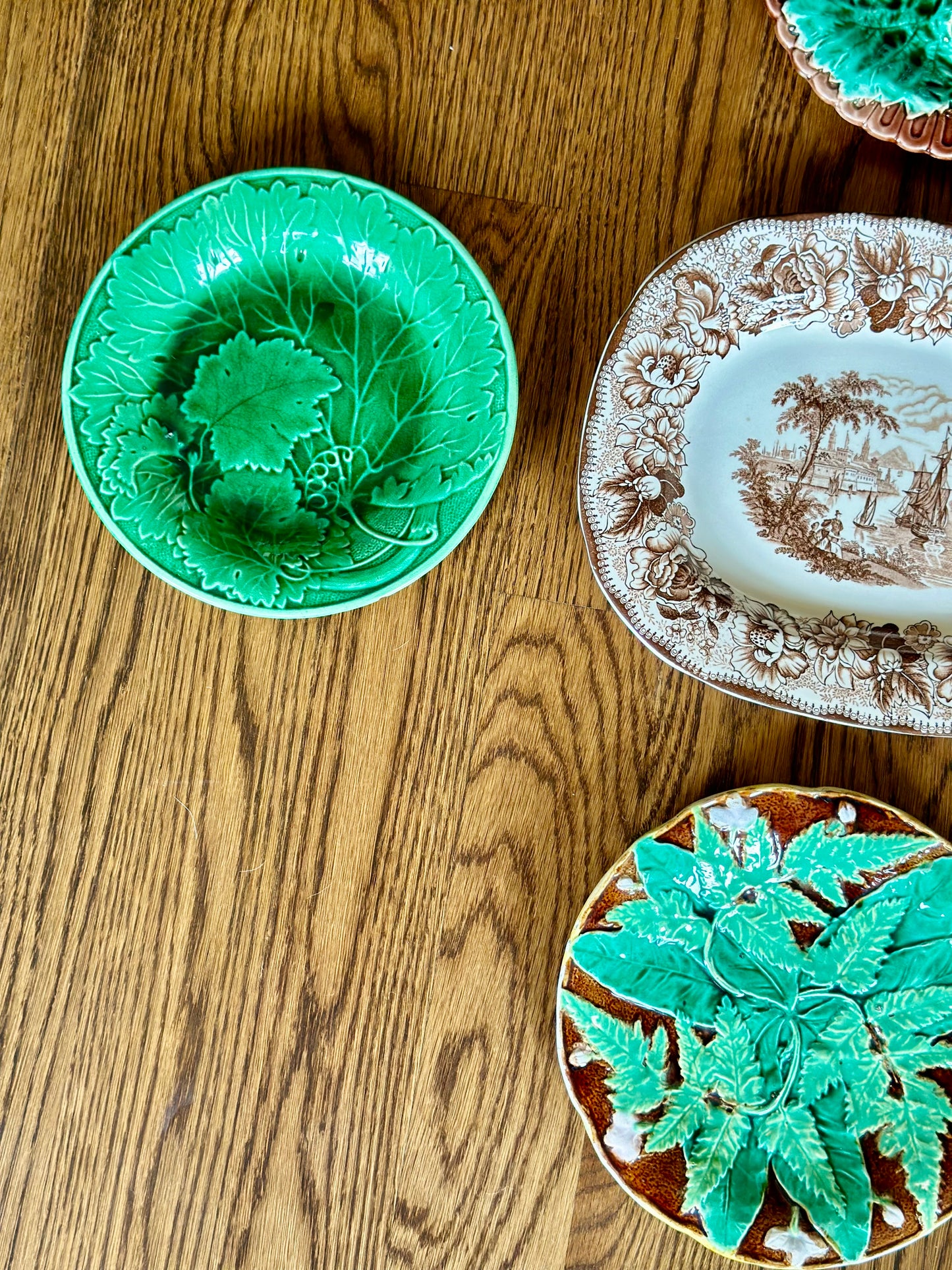 English Ironstone Reproduction & Majolica Leaves 5-Piece Set