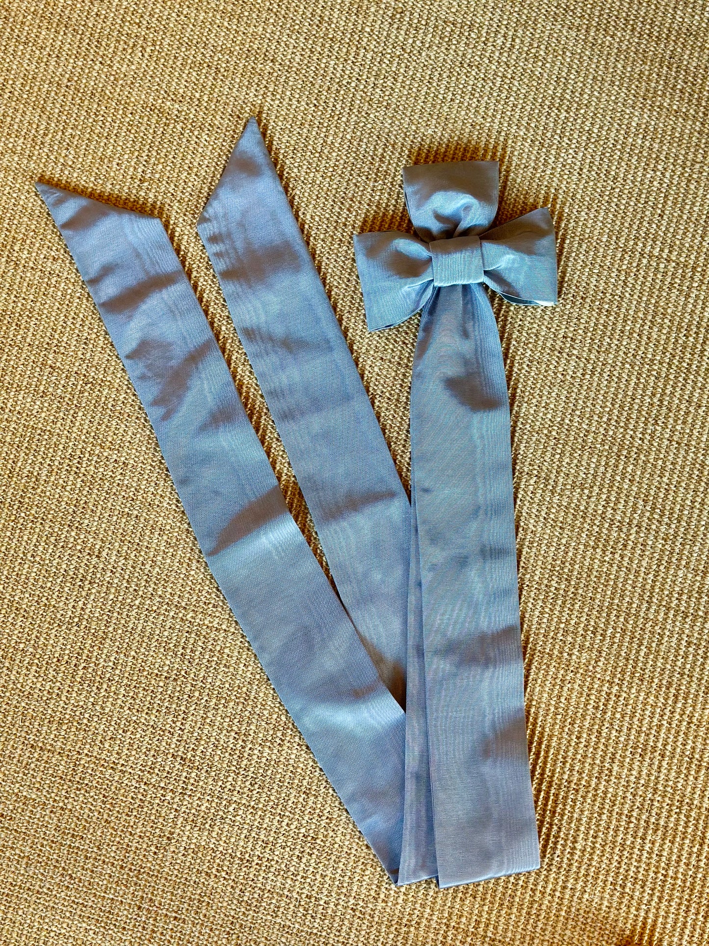 Silk Bow Picture Hanger