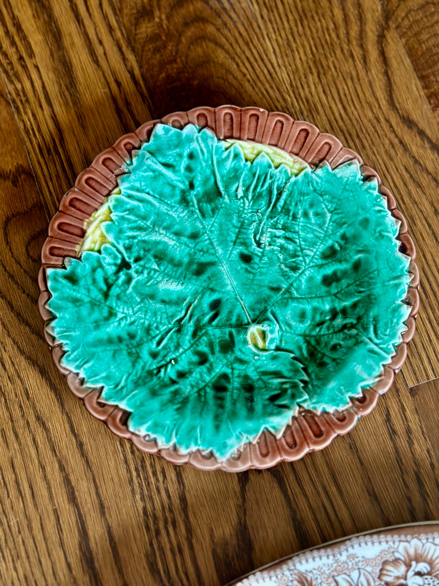 English Ironstone Reproduction & Majolica Leaves 5-Piece Set