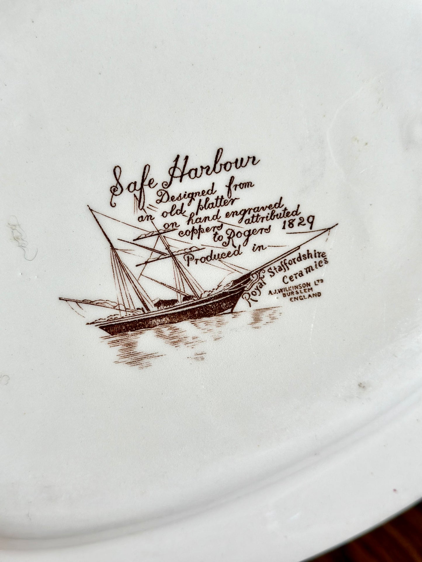 English Ironstone Reproduction & Majolica Leaves 5-Piece Set