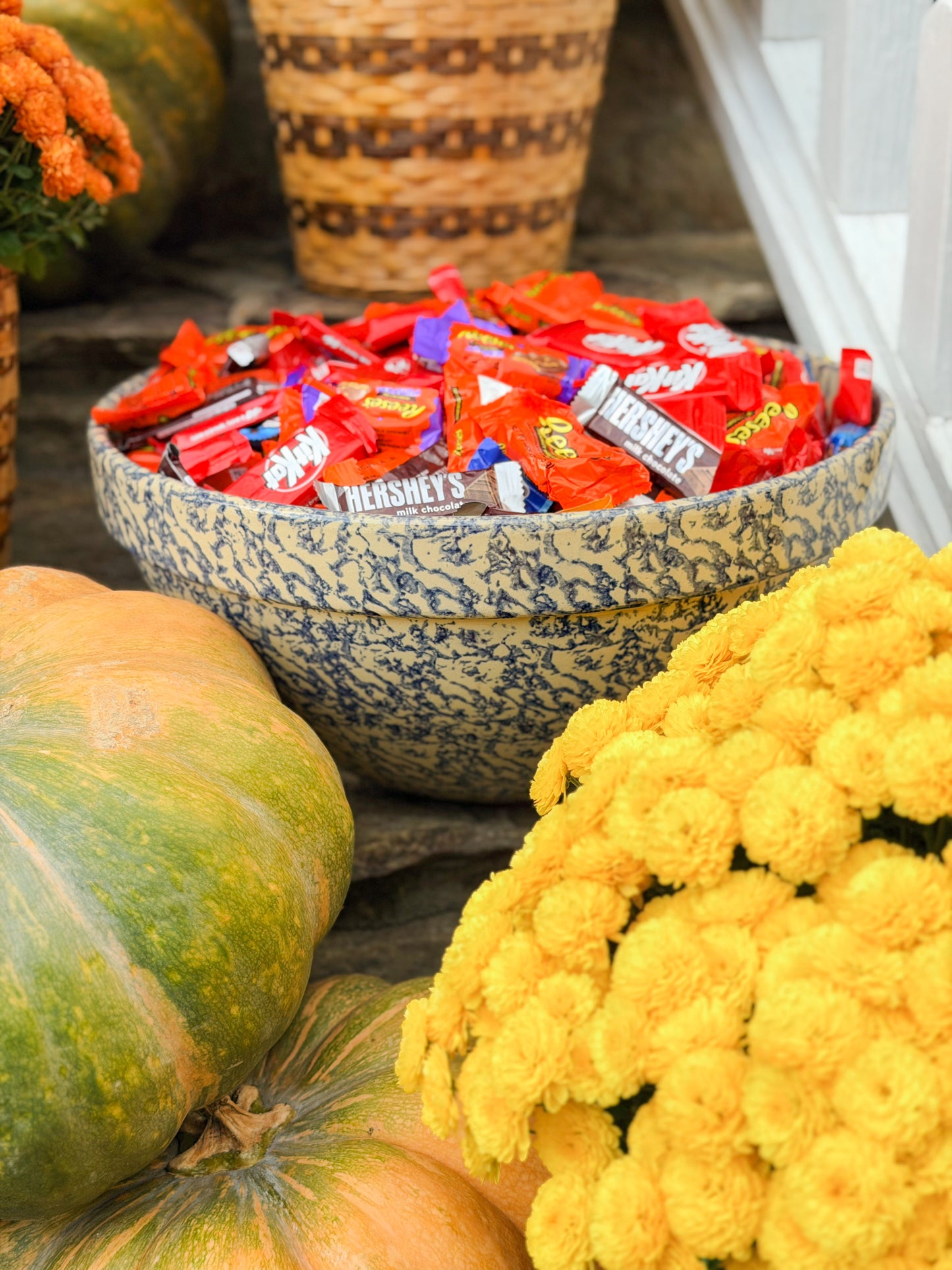 Large Vintage Roseville Spongeware Dough Bowl