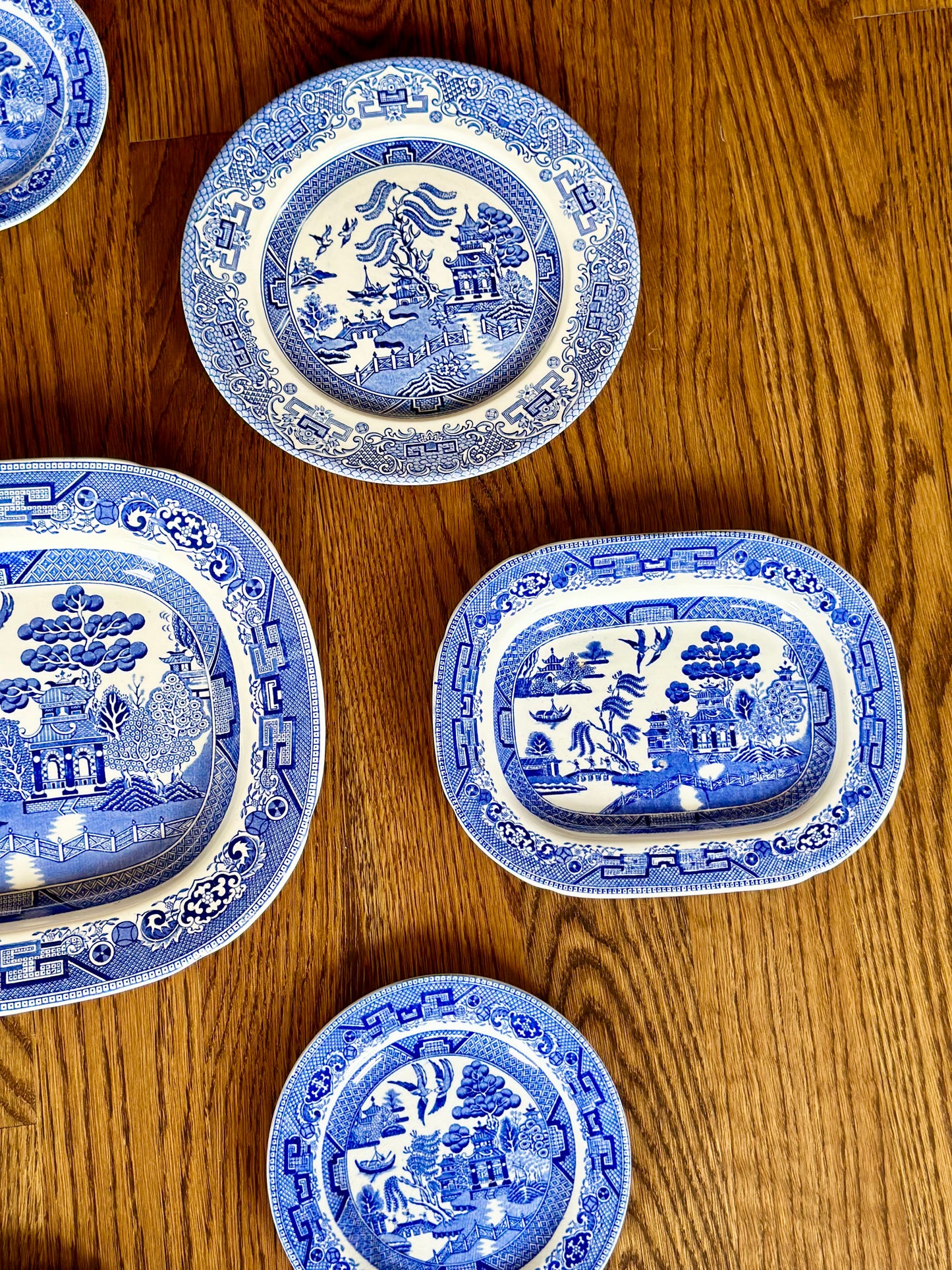 Blue Willow 9-Piece Set