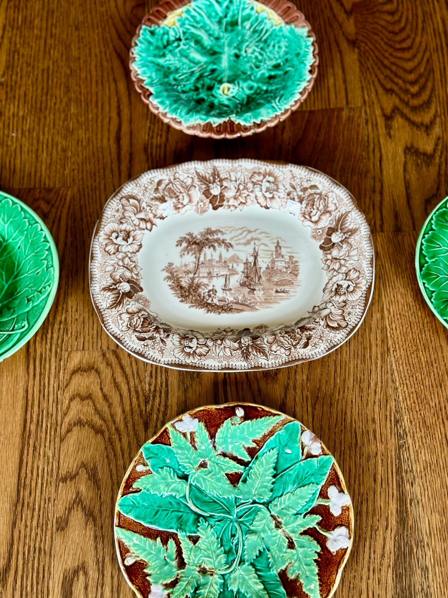 English Ironstone Reproduction & Majolica Leaves 5-Piece Set