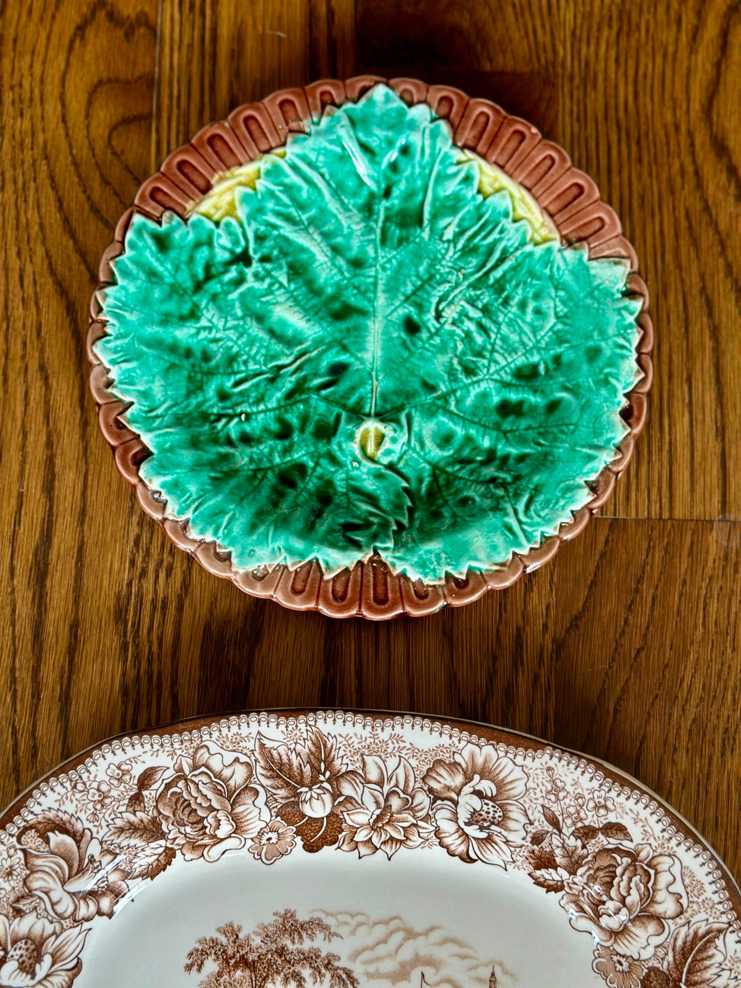 English Ironstone Reproduction & Majolica Leaves 5-Piece Set