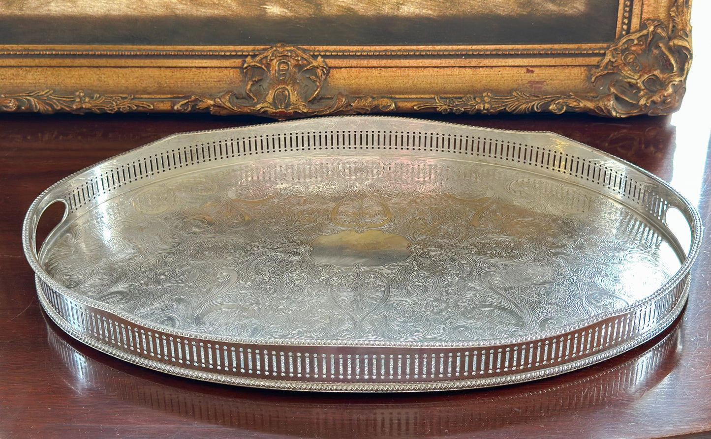 Oval Gallery Tray with Etched Base