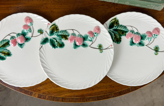 Vintage ‘Fraises en relief’ Majolica Plates