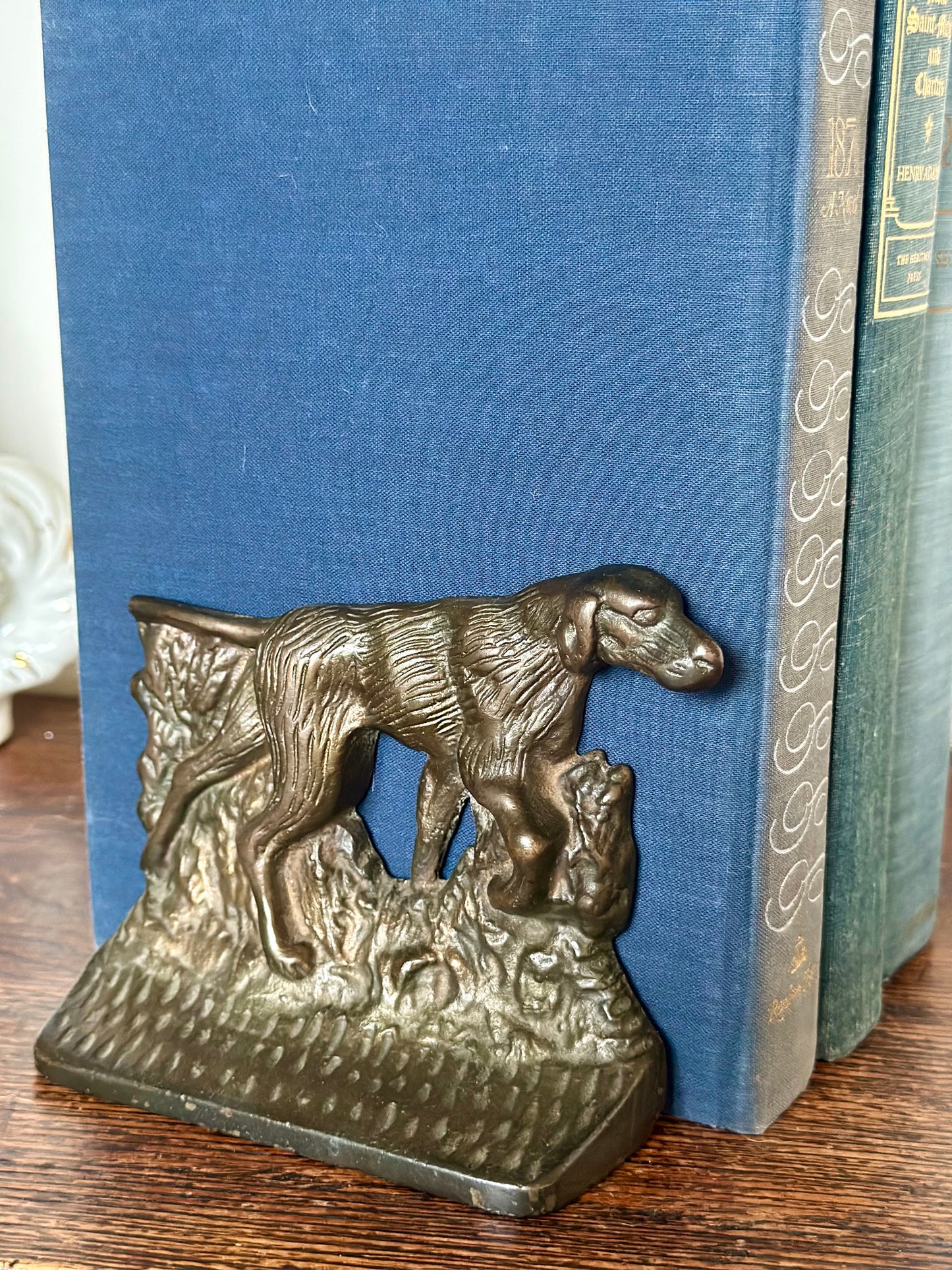 Bronze Cast Iron Pointer Bookends (Set of 2)