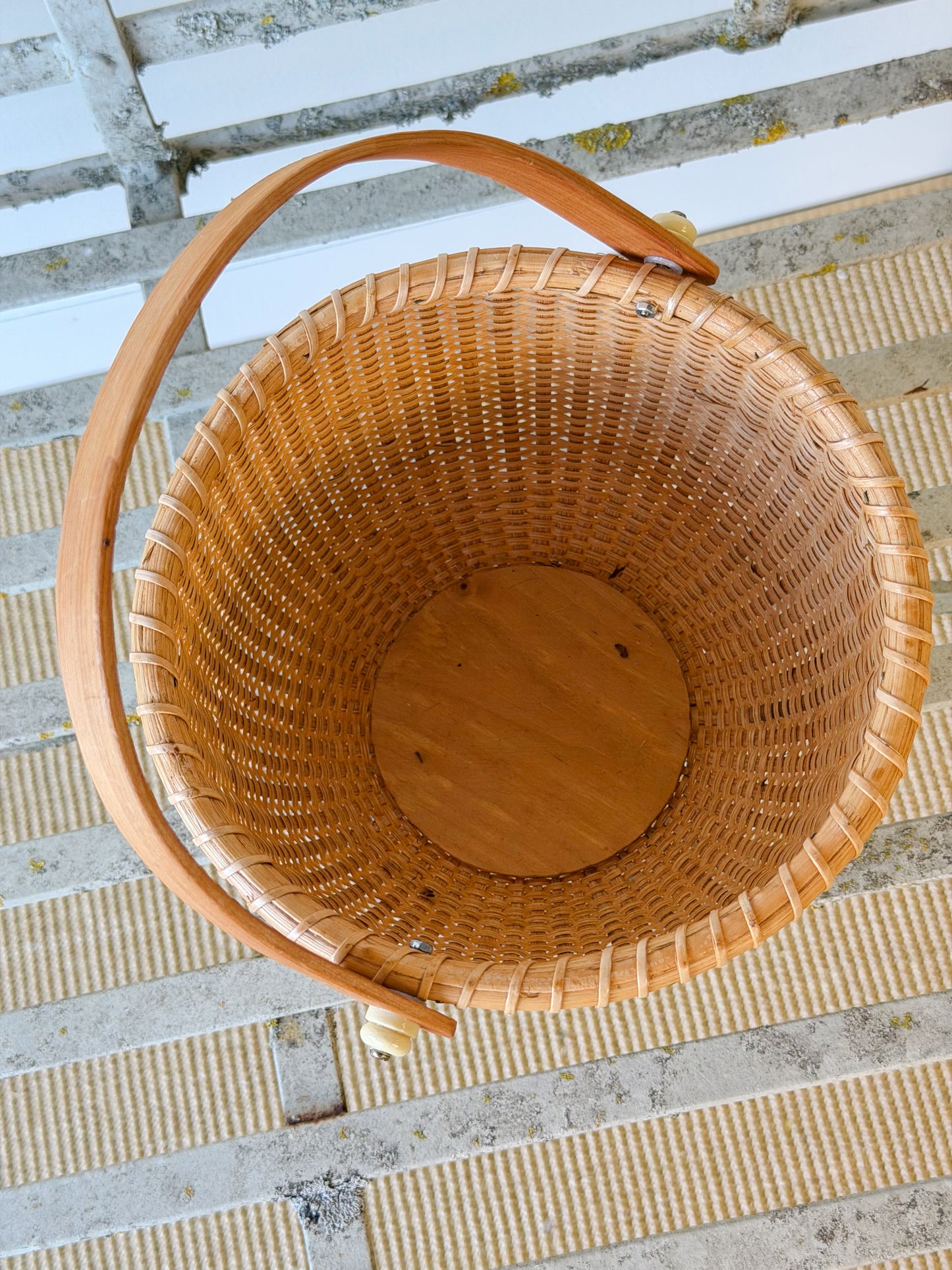 Nantucket-Style Swing Handle Basket