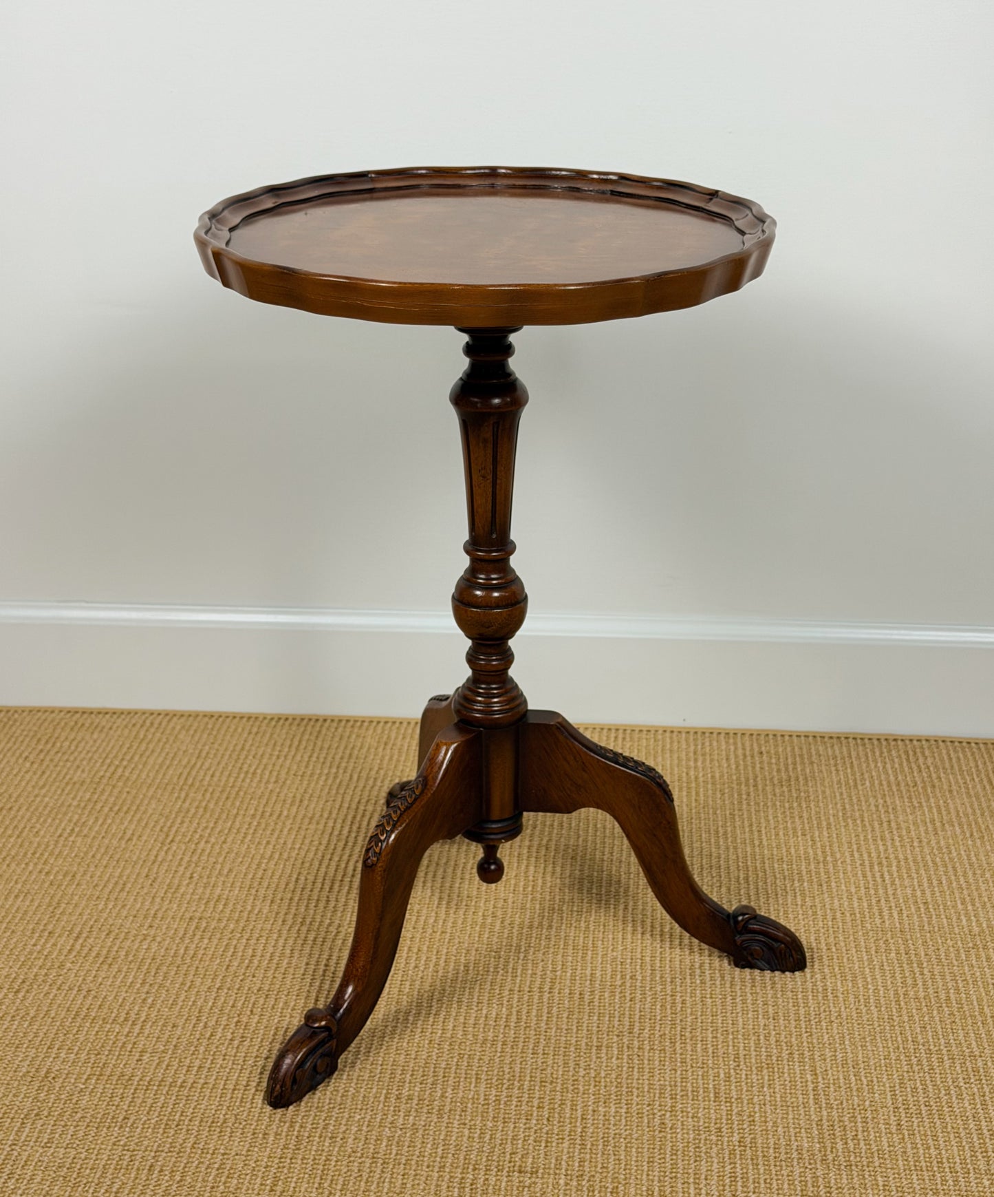 Edwardian Carved Walnut Pedestal Table with Scalloped Top