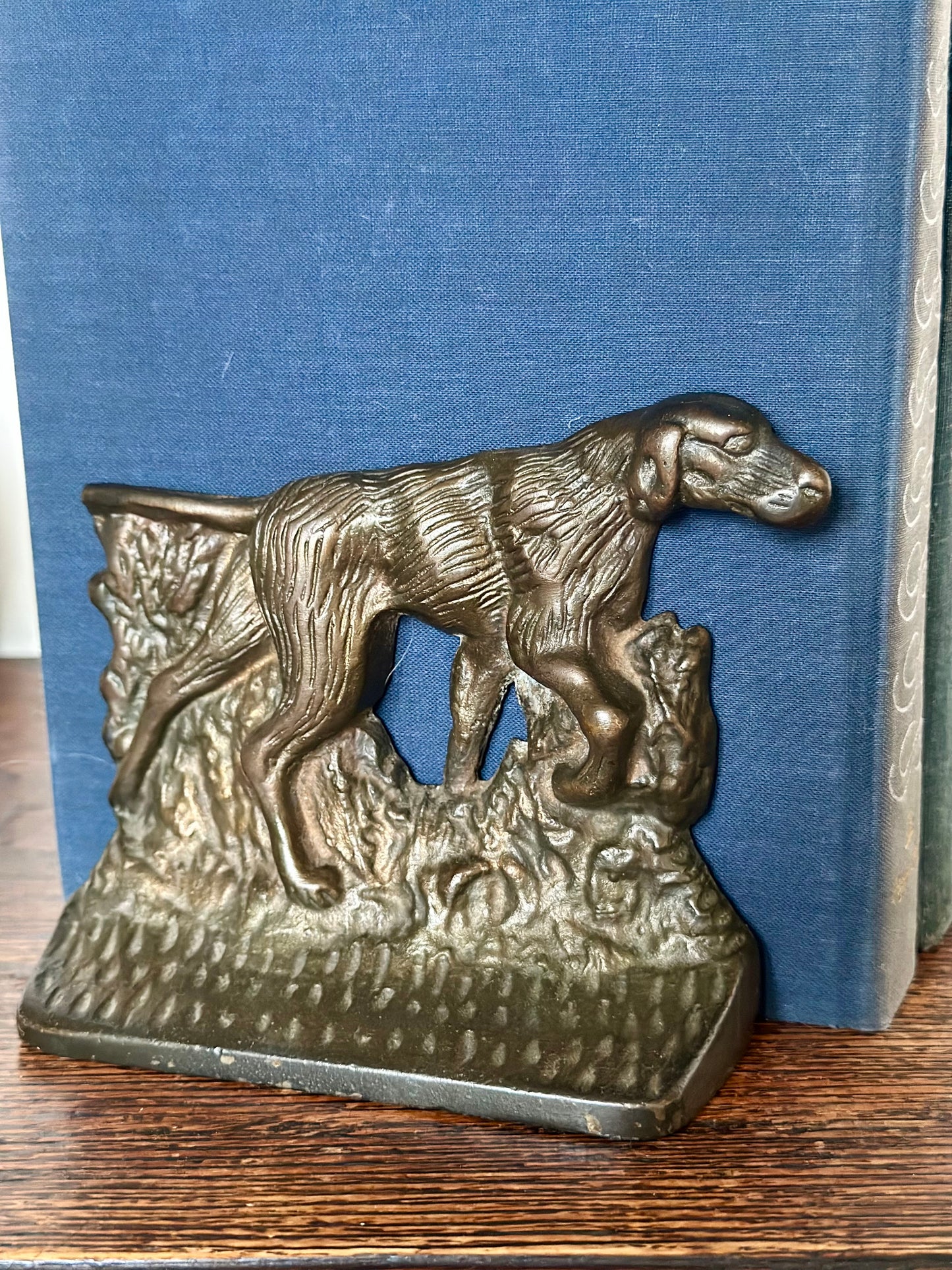 Bronze Cast Iron Pointer Bookends (Set of 2)