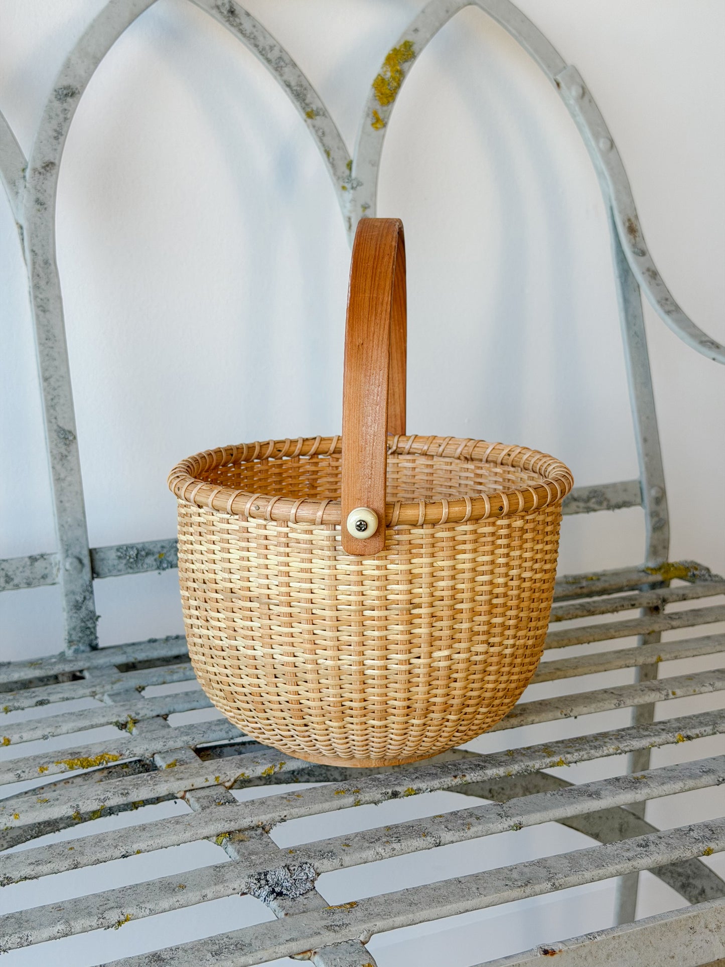 Nantucket-Style Swing Handle Basket